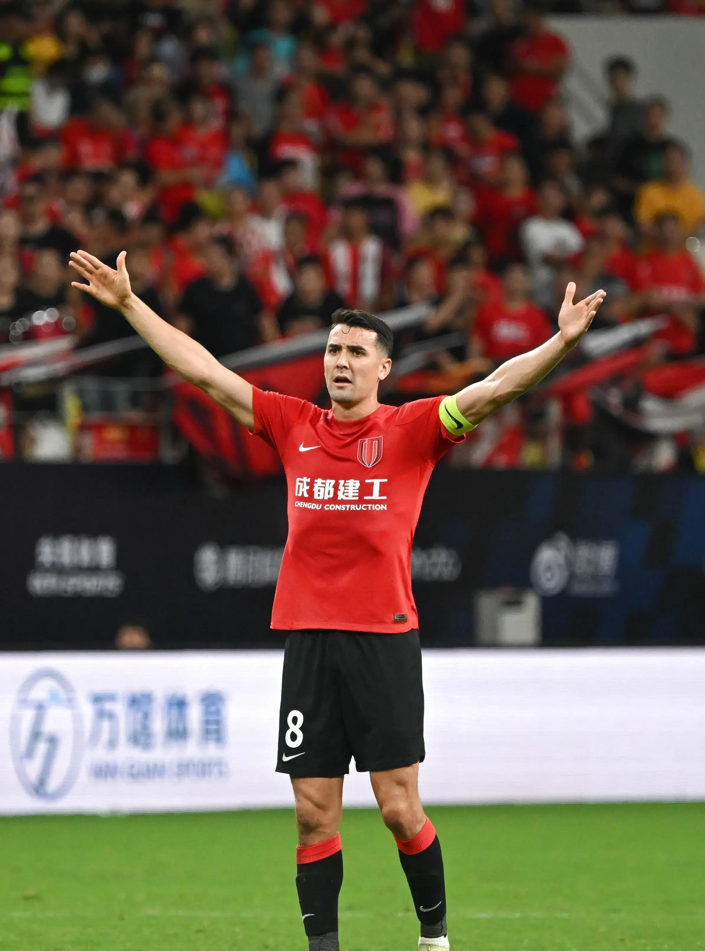 赛地聚焦——欧冠清晨热度飙升，上海申花单刀错失，目标明确，临场指挥获称赞的简单介绍