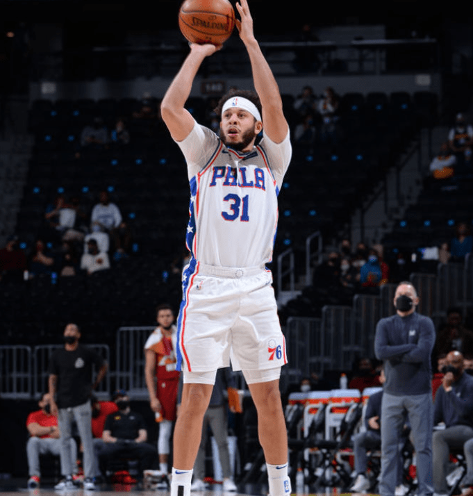 关于科维托娃在篮网比赛中败北，关键助攻引发热议！的信息